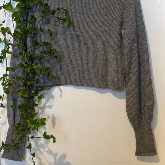 Reformation Cashmere Turtleneck Sweater Size M - Picture 2 of 5